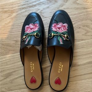 Gucci Princetown mules with flower applique